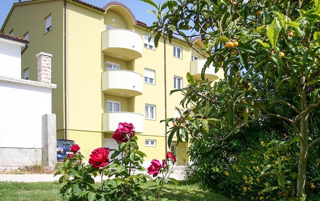 Apartments Verde Premantura Eksteriør billede
